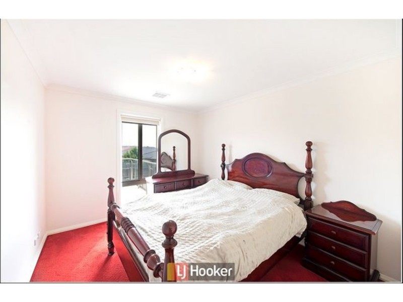 6 Winchester Street, Casey ACT 2913