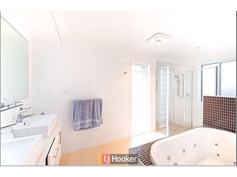 6 Winchester Street, Casey ACT 2913
