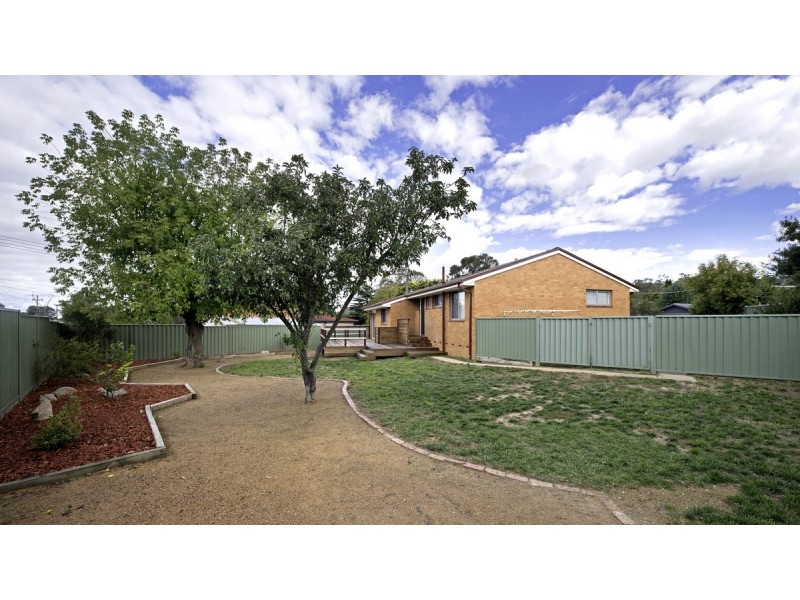 18 Fiaschi Street, Macgregor ACT 2615