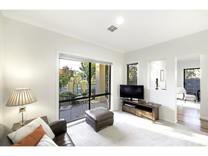 15 Katoomba Street, Harrison ACT 2914