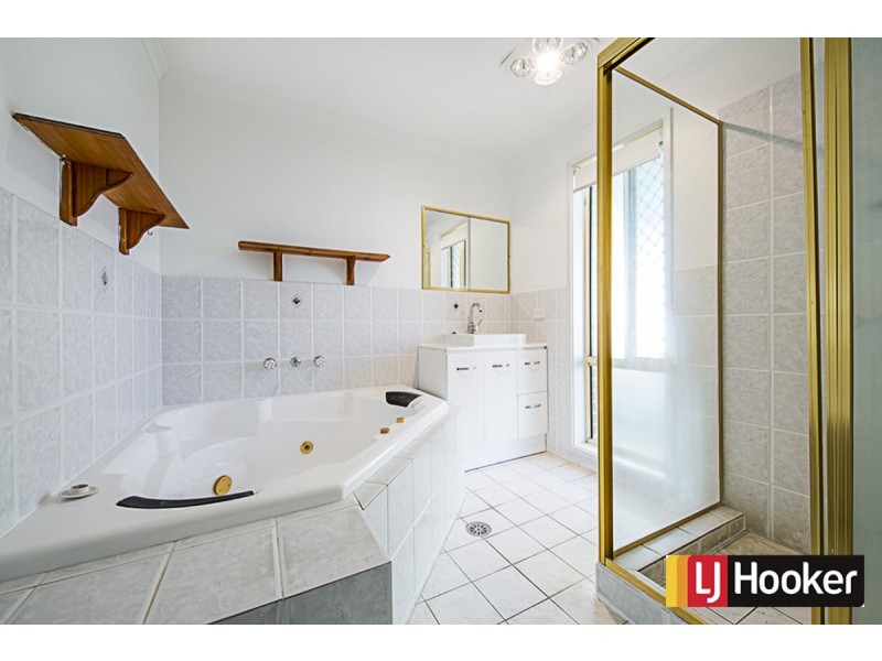 52 Unaipon Avenue, Ngunnawal ACT 2913
