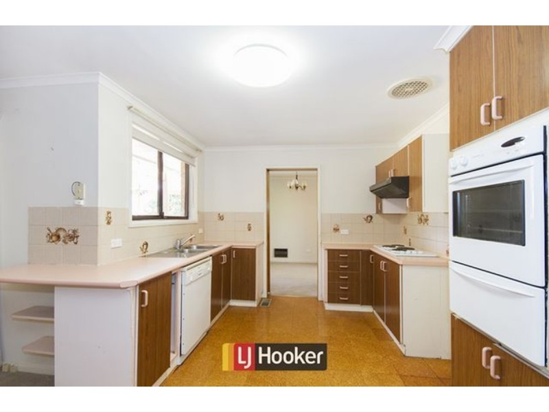 6 Nangle Place, Giralang ACT 2617