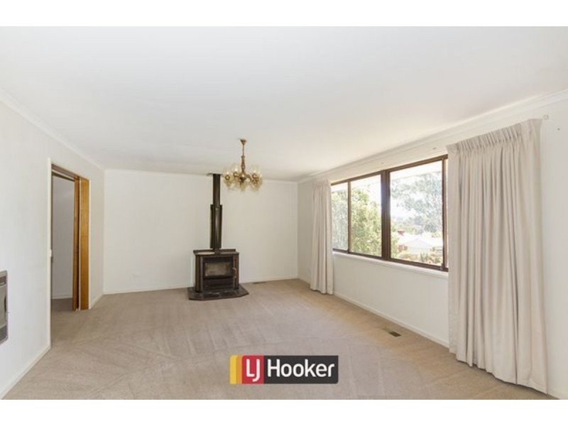 6 Nangle Place, Giralang ACT 2617