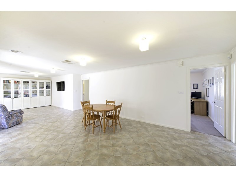 35 Olive Pink Crescent, Banks ACT 2906