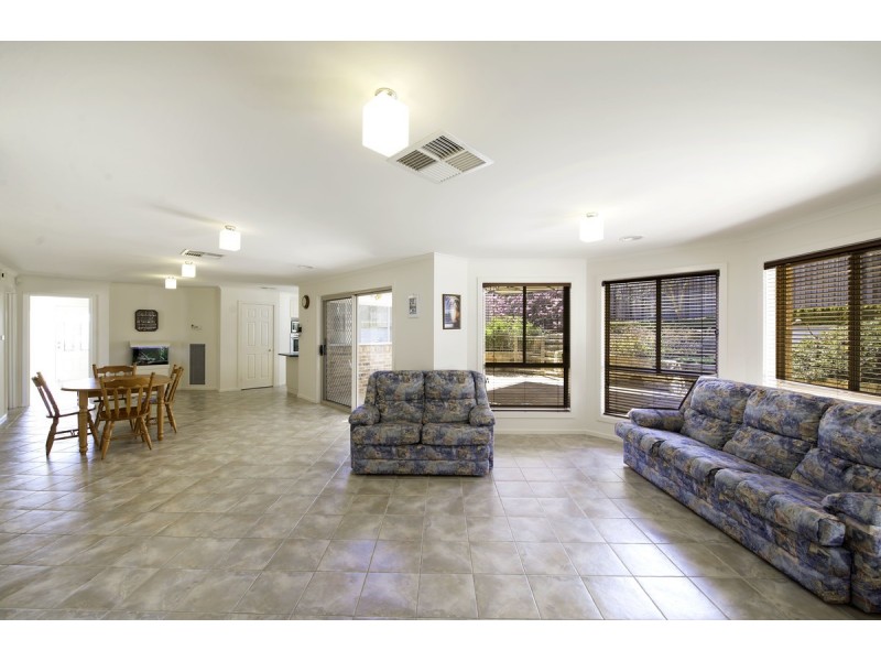 35 Olive Pink Crescent, Banks ACT 2906