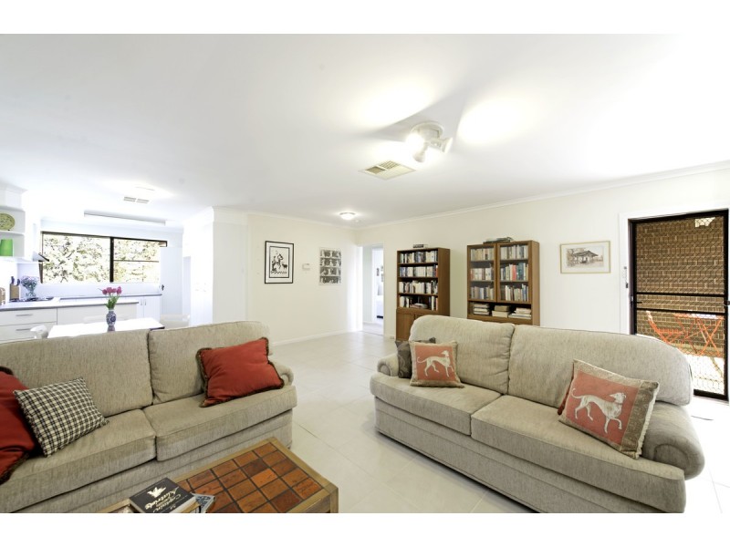 11 Joyce Place, Mawson ACT 2607