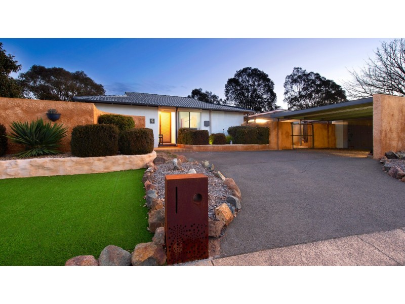 5 Napthali Close, Charnwood ACT 2615