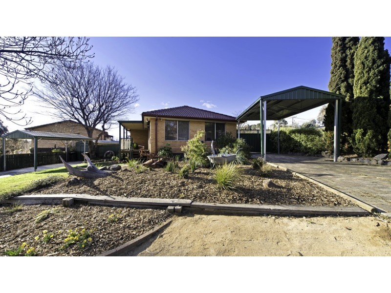 5 Kinalung Place, Giralang ACT 2617