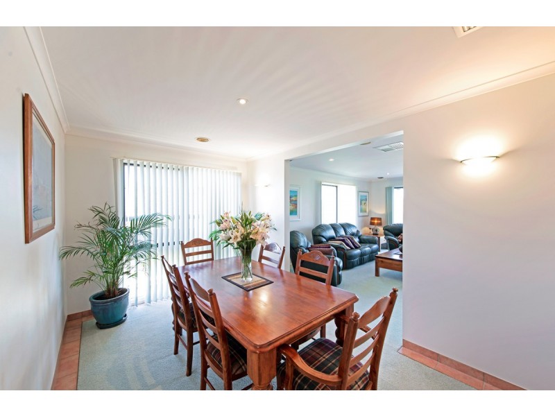 12 Baracchi Crescent, Giralang ACT 2617