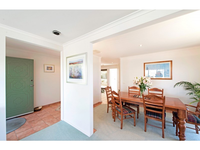 12 Baracchi Crescent, Giralang ACT 2617