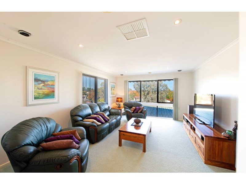 12 Baracchi Crescent, Giralang ACT 2617