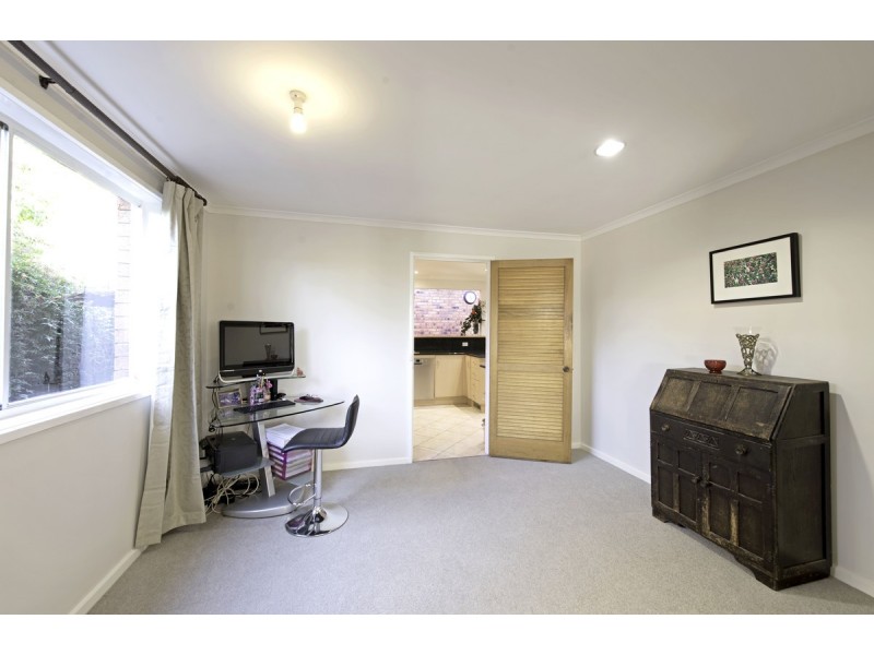 13 Lind Close, Fraser ACT 2615