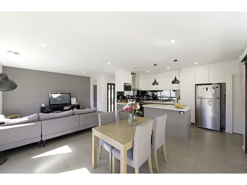 16 Canopus Crescent, Giralang ACT 2617
