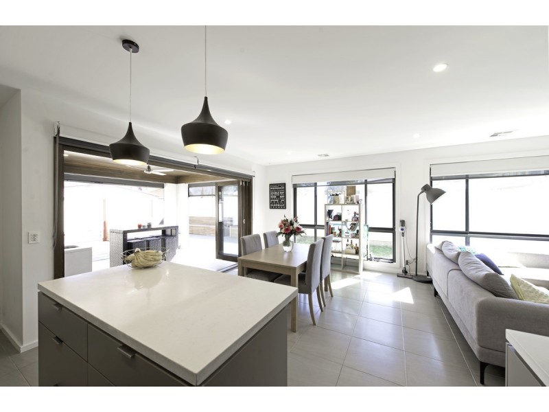 16 Canopus Crescent, Giralang ACT 2617