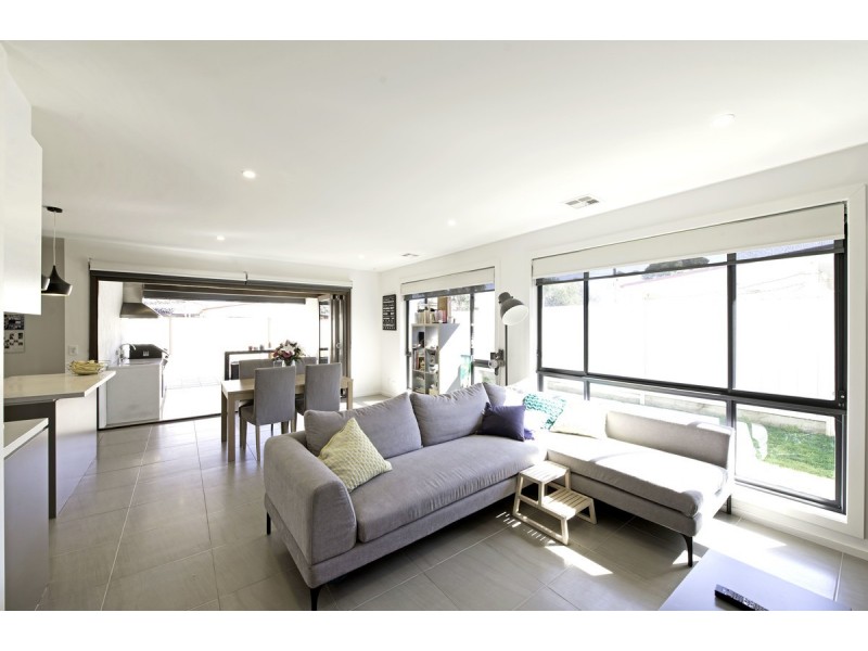 16 Canopus Crescent, Giralang ACT 2617