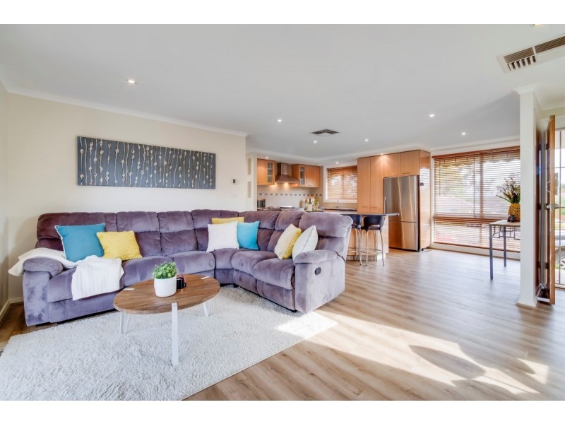 89 Chuculba Crescent, Giralang ACT 2617