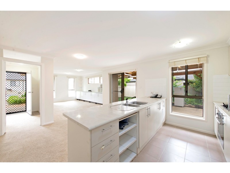 124 Macfarlane Burnett Avenue, Macgregor ACT 2615