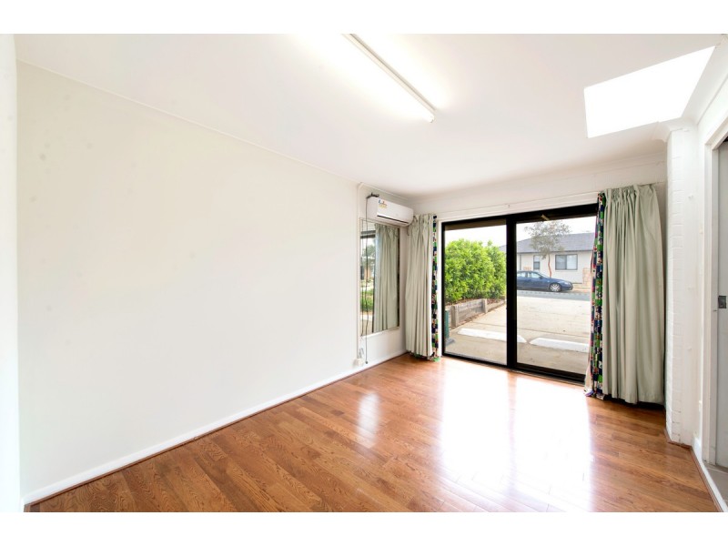 124 Macfarlane Burnett Avenue, Macgregor ACT 2615