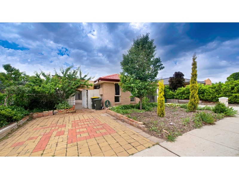 124 Macfarlane Burnett Avenue, Macgregor ACT 2615