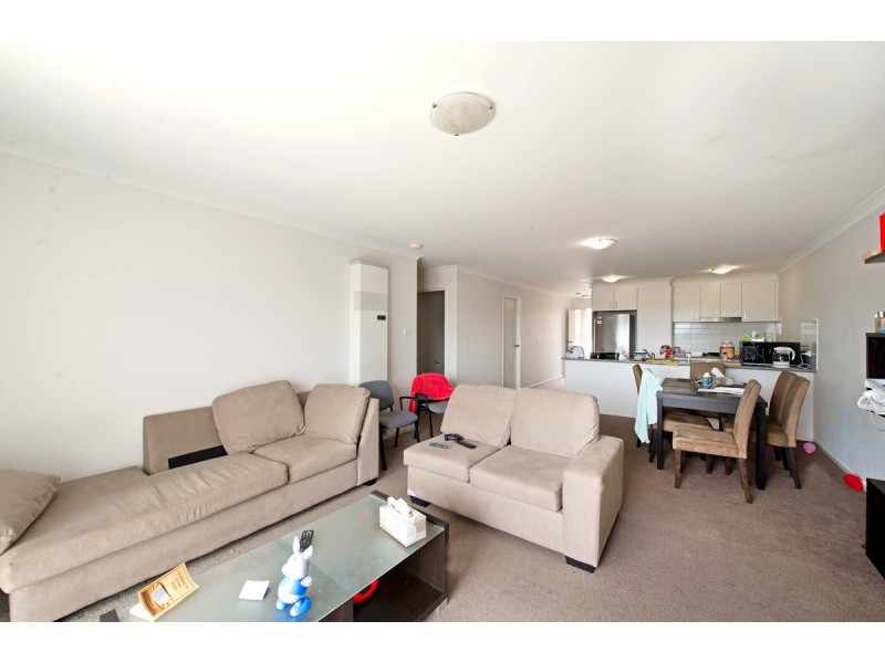 18/141 Macfarlane Burnett Avenue, Macgregor ACT 2615