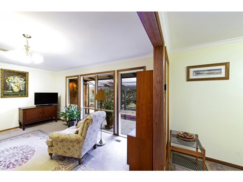 30 Mirrabucca Crescent, Giralang ACT 2617