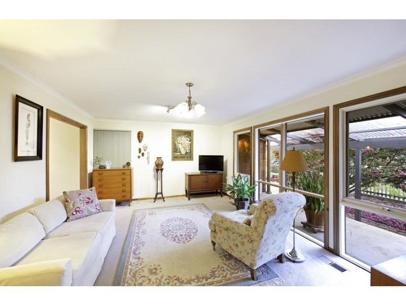 30 Mirrabucca Crescent, Giralang ACT 2617