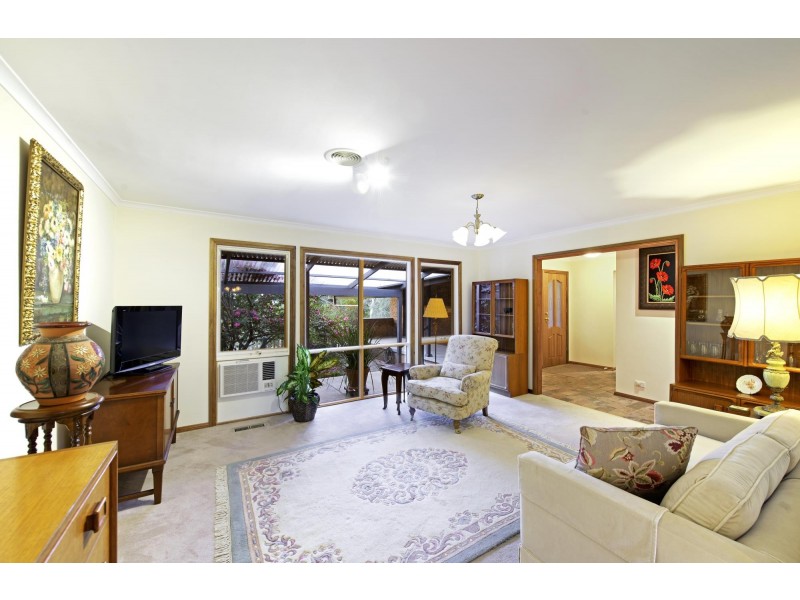 30 Mirrabucca Crescent, Giralang ACT 2617