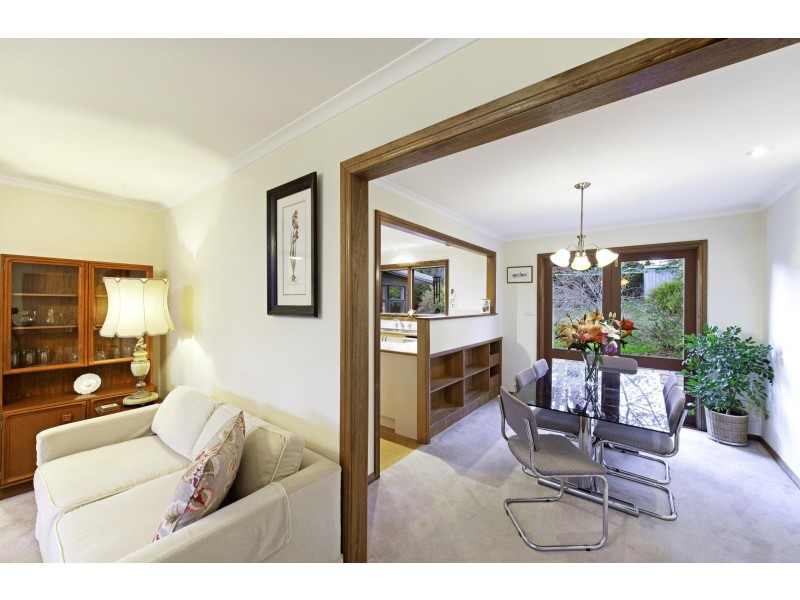 30 Mirrabucca Crescent, Giralang ACT 2617