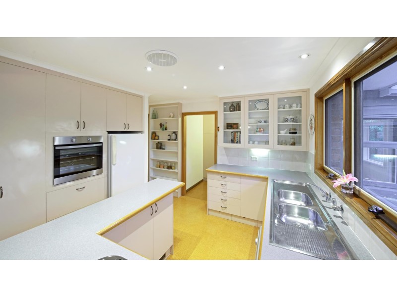 30 Mirrabucca Crescent, Giralang ACT 2617