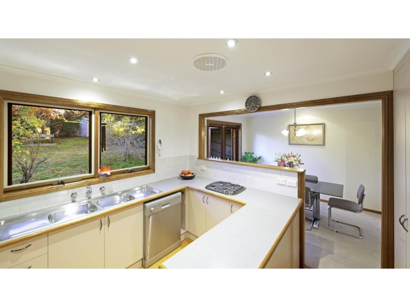 30 Mirrabucca Crescent, Giralang ACT 2617