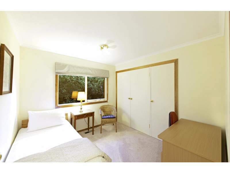 30 Mirrabucca Crescent, Giralang ACT 2617