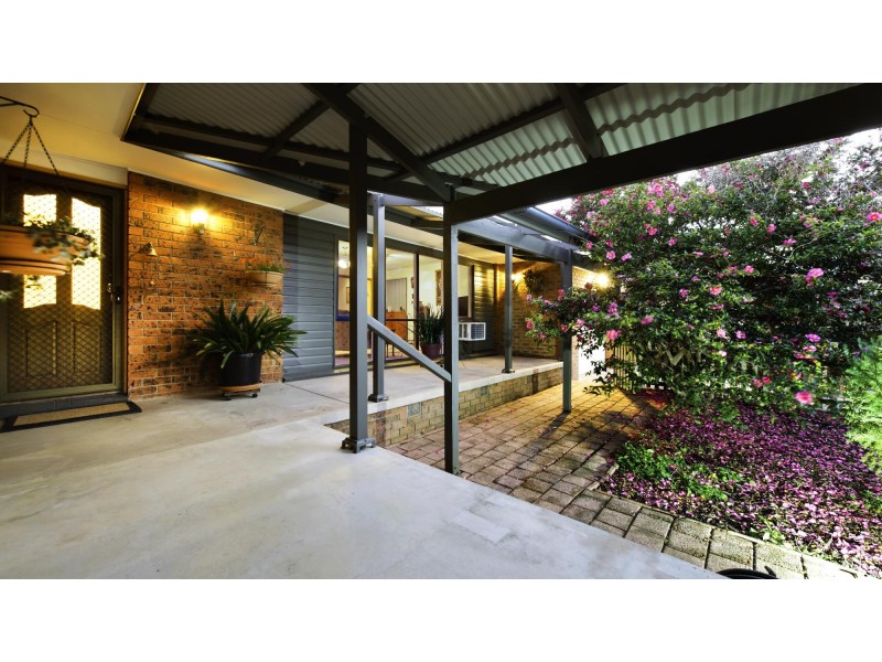 30 Mirrabucca Crescent, Giralang ACT 2617