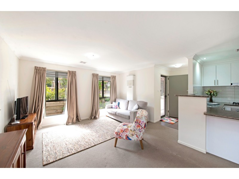 33 Victor Chang Street, Macgregor ACT 2615