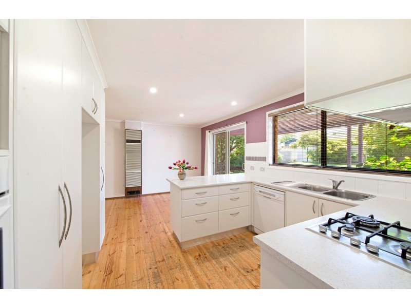 6 Southam Place, Holt ACT 2615