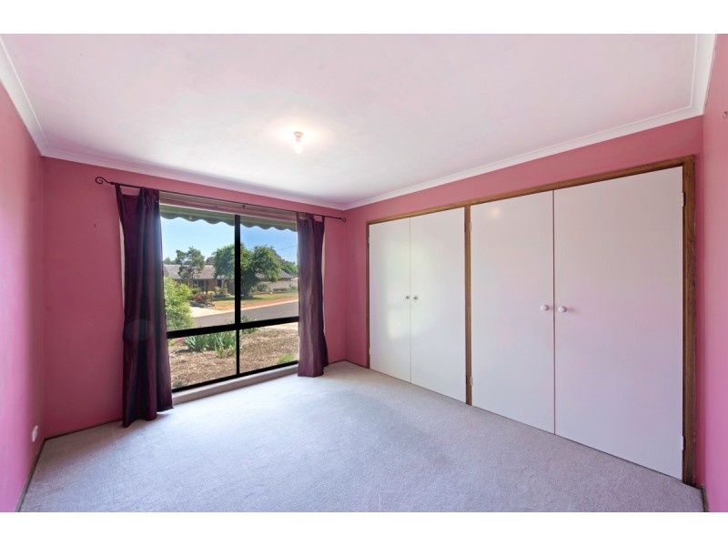 6 Southam Place, Holt ACT 2615