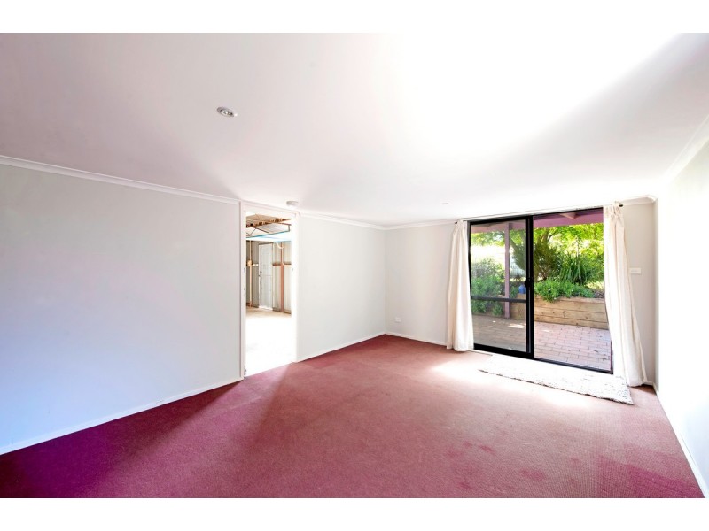 6 Southam Place, Holt ACT 2615