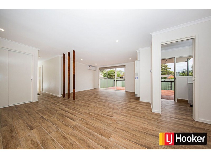 10 Eggleston Crescent, Chifley ACT 2606