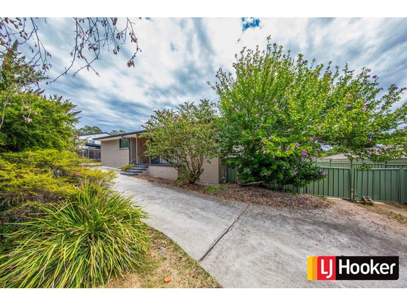 10 Eggleston Crescent, Chifley ACT 2606