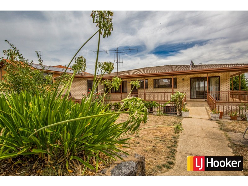 17 Sculptor Street, Giralang ACT 2617
