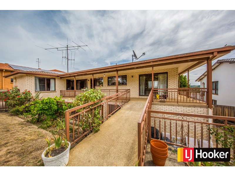 17 Sculptor Street, Giralang ACT 2617
