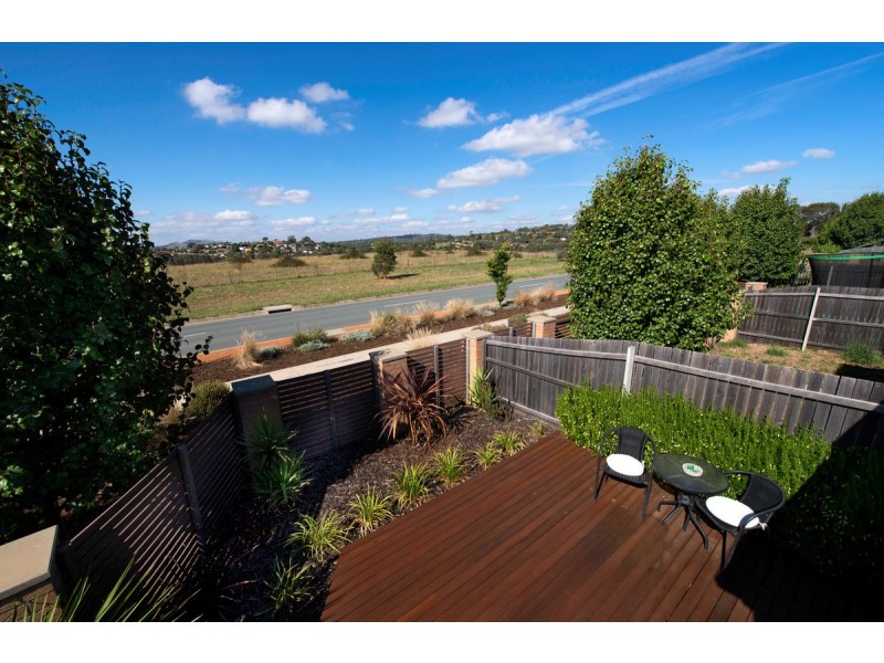 1/204 Macfarlane Burnet Avenue, Macgregor ACT 2615