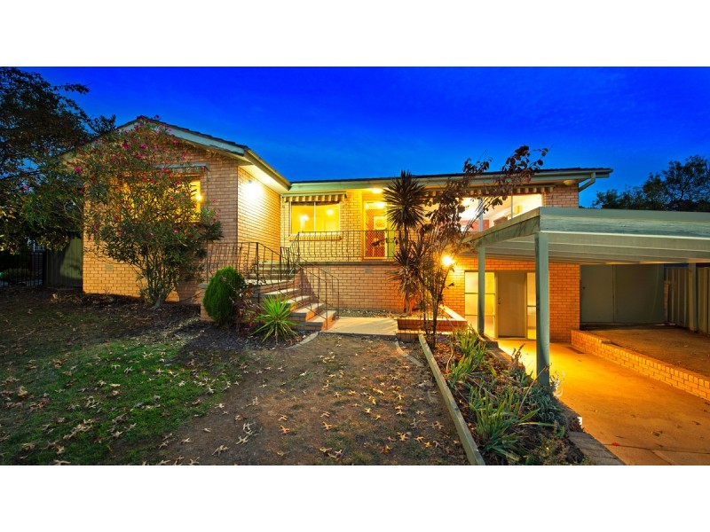11 Phoenix Place, Giralang ACT 2617