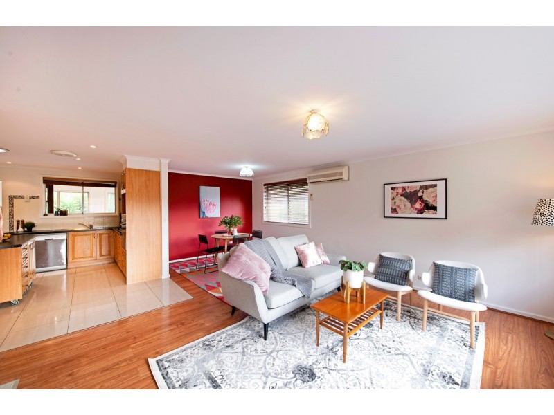 11 Phoenix Place, Giralang ACT 2617