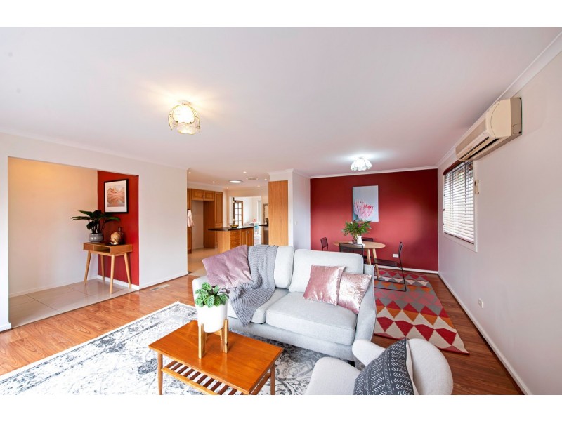 11 Phoenix Place, Giralang ACT 2617