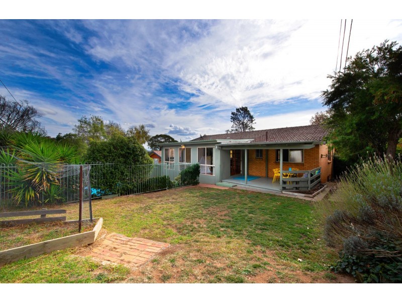 11 Phoenix Place, Giralang ACT 2617