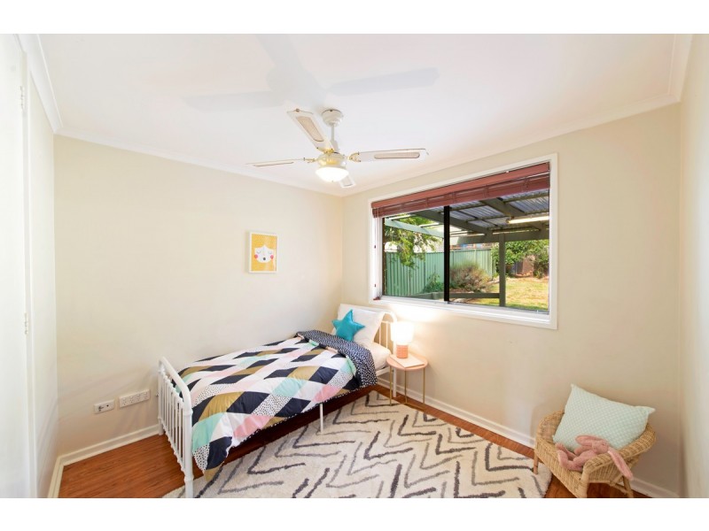 11 Phoenix Place, Giralang ACT 2617