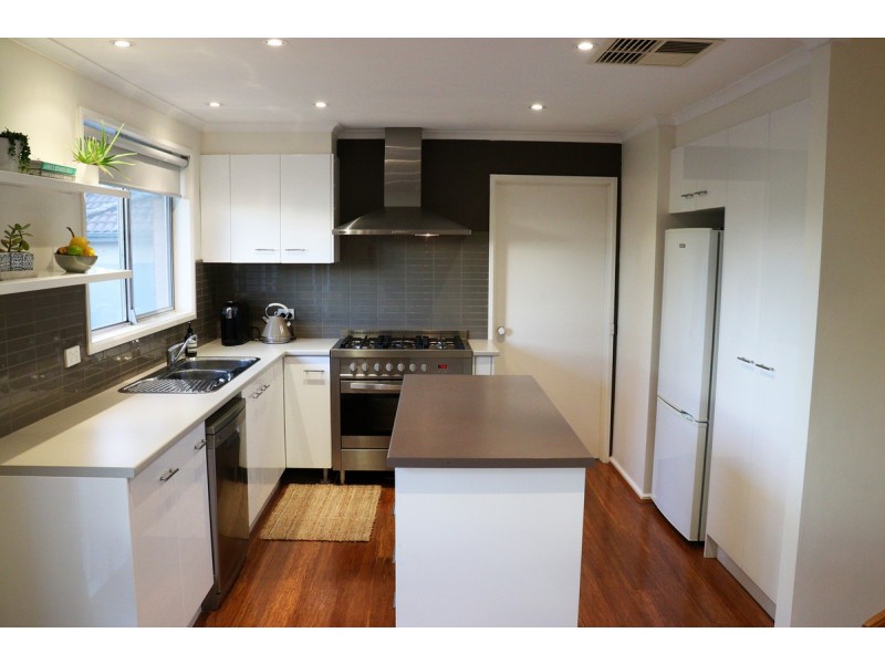 9 Lenehan Street, Giralang ACT 2617