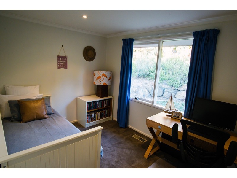 9 Lenehan Street, Giralang ACT 2617