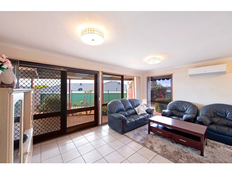 10 Meyrick Place, Florey ACT 2615