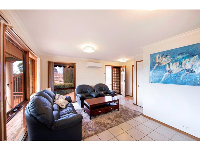 10 Meyrick Place, Florey ACT 2615